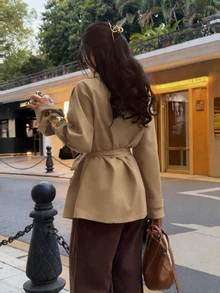 SHEIN x Luisa Sonza Elyressa 女款素色落肩長袖單排扣腰部綁帶風衣外套 - 卡其色 - 查看 2