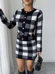 Elenzga Bộ áo len cài nút kẻ caro vintage và chân váy mini dệt kim - Đen và trắng - Xem 7