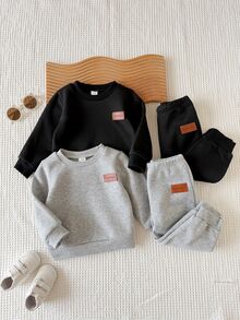 SHEIN Playful Pals 2件組男嬰幼兒運動衫運動長褲套裝，可愛學院風，黑灰色皮革貼布，羅紋袖口，長袖圓領，加厚戶外秋季連身衣 - 彩色 - 查看 1