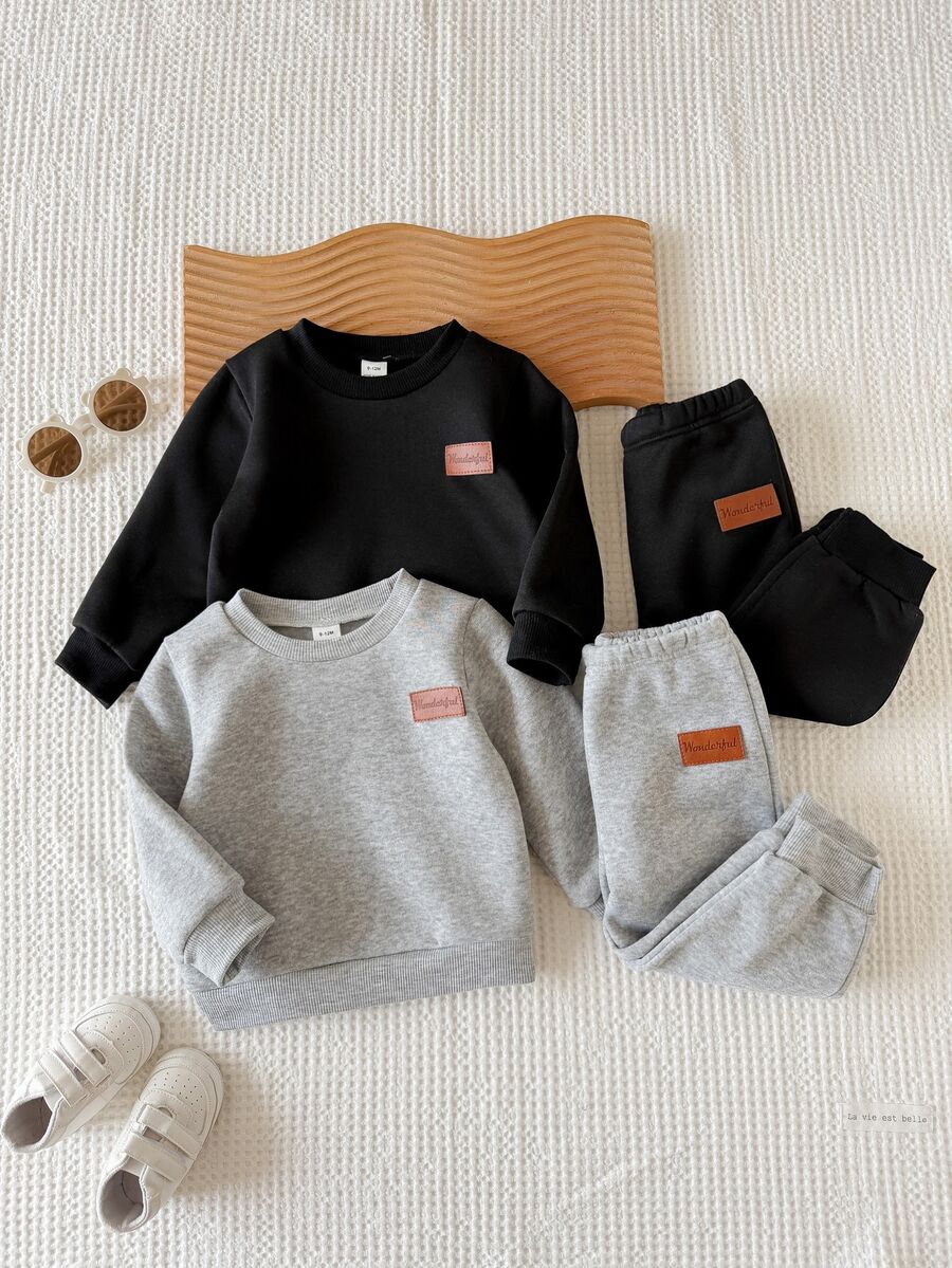 SHEIN Playful Pals 2件組男嬰幼兒運動衫運動長褲套裝,可愛學院風,黑灰色皮革貼布,羅紋袖口,長袖圓領,加厚戶外秋季連身衣 - 彩色 - 查看 1