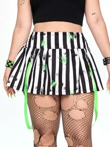 Beetlejuice X ROMWE تنورة ميني كاجوال متعددة الاستخدامات للنساء بمقاسات كبيرة بتصميم مخطط وألوان متباينة - الأسود - مشاهدة 1