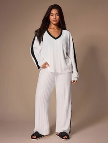 Lazeform Minimalist Contrast Color Ribbed Plus Size Home 2-Piece Set, Fashion V-Neck Long Sleeve Top + Comfortable Long Pants, Slouchy Casual Pajama Set - White - View 4