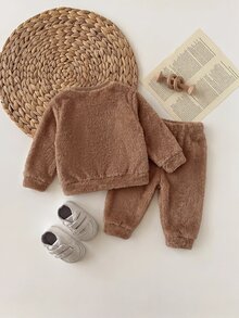 SHEIN Newborn Baby Cute Casual Fluffy Brown Cartoon Pattern Embroidered Winter Top And Elastic Waist Long Pants 2-Piece Set - Brown - View 2