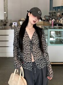 K-Vae Blus Bertali Motif Leopard Modis untuk Komuter - Grey - View 3