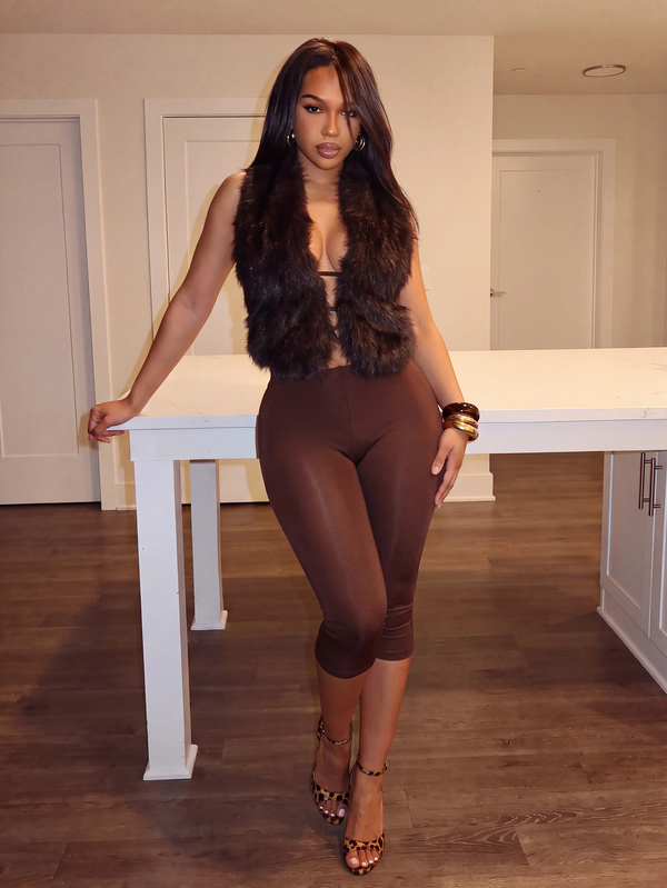 Slaydiva Y2K Autumn/Winter New Sexy Vintage Faux Fur Sleeveless Vest, Brown Loose Luxury Party Layering Outerwear + Satin Elastic Fabric Capri Pants, 2-Piece Set - A