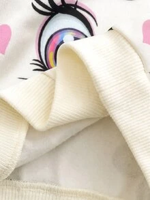 SHEIN 可愛卡通大眼貓愛心印花連帽衫 + 花卉牛仔褲 2件組女嬰套裝 - 藍白色 - 查看 3