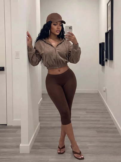 Slaydiva סתיו/חורף חדש צהוב בהיר עדין סגנון רחוב רפוי, ג'קט קפוצ'ון קצר רחב עם רוכסן ומכנסי קפריר צמודים במותן גבוהה מראה ספורטיבי יומיומי-Z