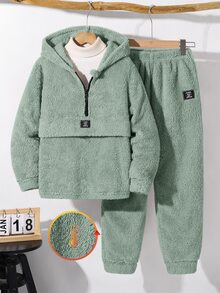 SHEIN Little Byeori 2件組男童冬季休閒返校穿搭套裝，包含抓絨半拉鍊連帽衛衣與寬鬆慢跑長褲，秋季加厚保暖校園套裝 - 綠色 - 查看 1