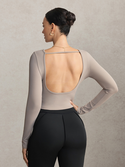 Activina Women's Solid Color Backless Casual Daily Wear Sports T-Shirt Elegant Khaki Backless Long-Sleeved T-Shirt For Casual Outings And Yoga Workouts Fashion