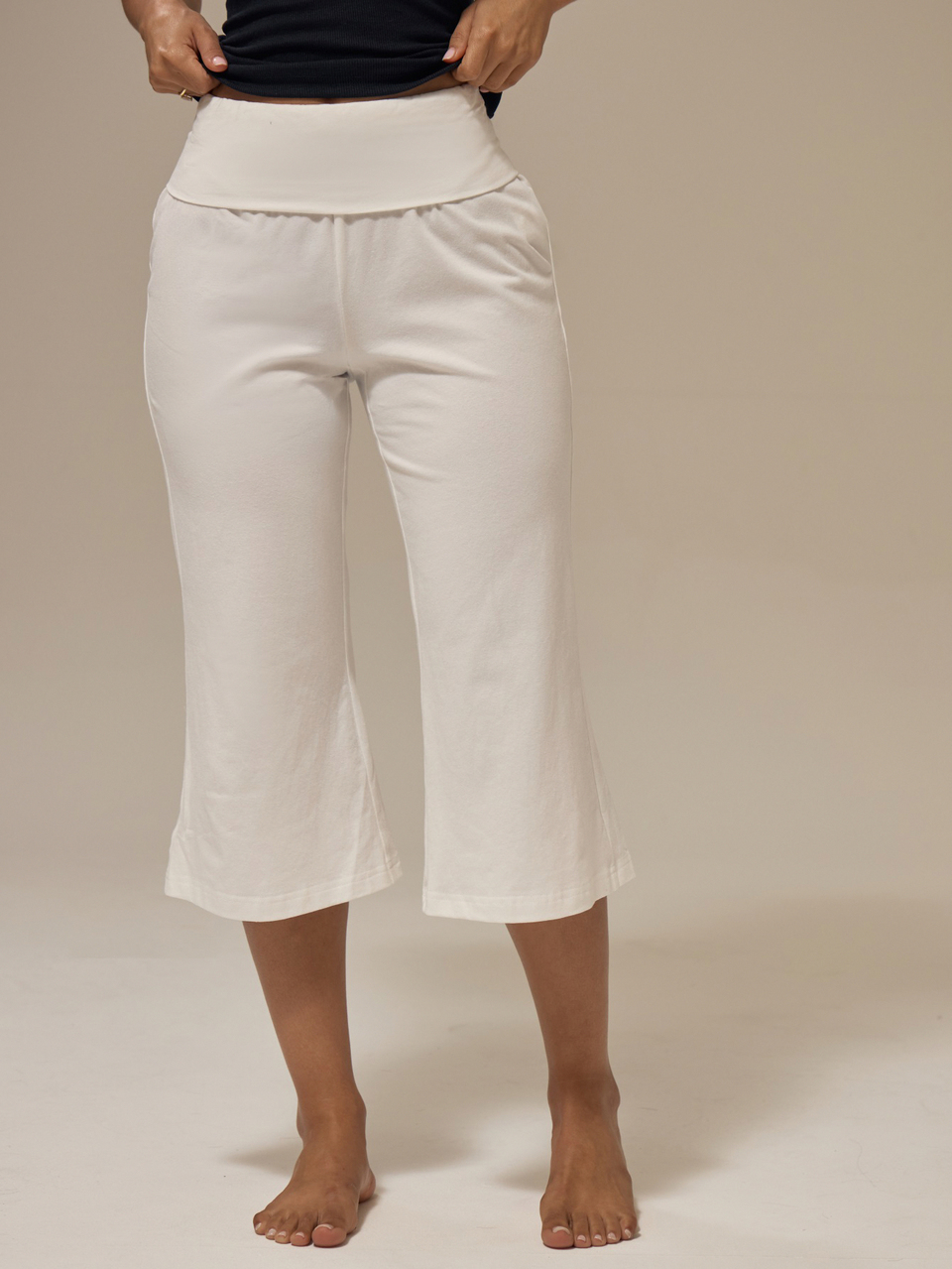 Pantaloni Capri a zampa con vita pieghevole accorciata, stile estivo femminile, abbigliamento da casa quotidiano