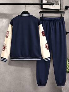 SHEIN Vacaura 青少年男孩美式棒球夾克套裝，秋冬對比色字母印花夾克與慢跑長褲 2 件套，休閒運動穿搭 - 藏蓝色 - 查看 2