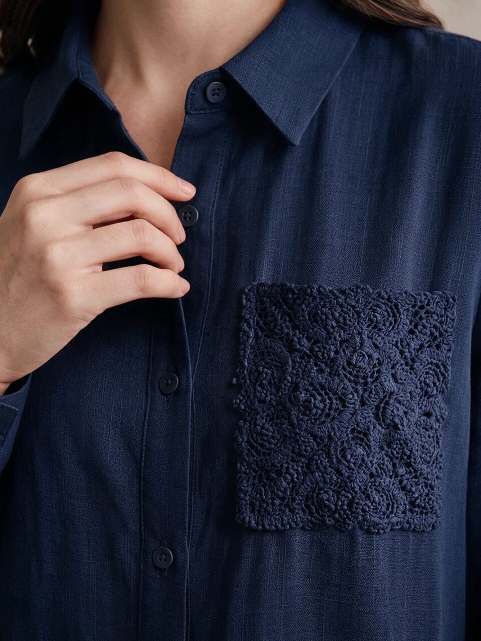 Women's New Elegant Summer Early Autumn Linen Collared Long Sleeve Slim Fit Lace Hollow Lace Trim Patchwork Design Blouse Shirt, Suitable For Vacation, Daily Wear And Commuting