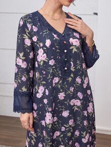 Yasmyna V領雪紡蕾絲拼接粉色花卉印花洋裝附頭巾 - 藏蓝色 - 查看 3