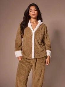 Lazeform Coral Fleece Soft Warm Contrast Color Hooded Plus Size Pajama Set 2pcs - Multicolor - View 3