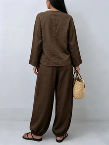 SHEIN PariChic 女款新中式青蛙盤扣V領短上衣與寬腿燈籠褲套裝，寬鬆垂墜禪意風兩件式穿搭 - 棕色 - 查看 2
