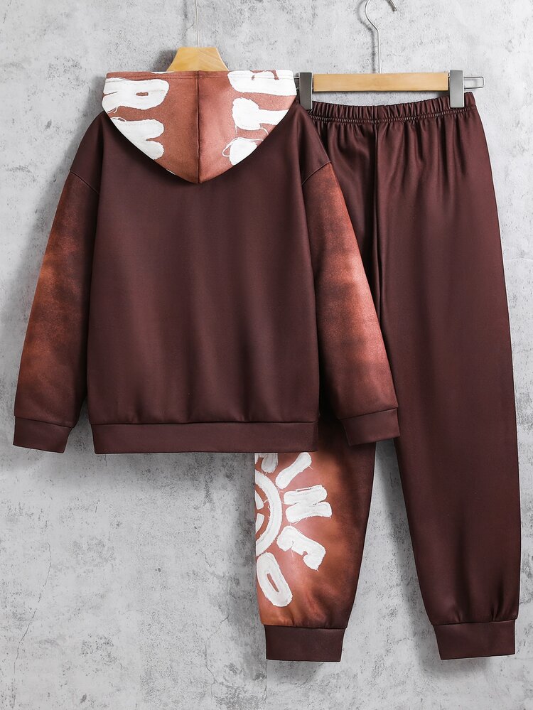 SHEIN 2pcs Setelan Anak Laki-laki Remaja Kasual Olahraga Sehari-hari Serbaguna Nyaman dengan Cetakan Huruf Besar Grafis Hoodie Longgar Lengan Panjang dan Celana Jogger Rajut - Coklat - View 2