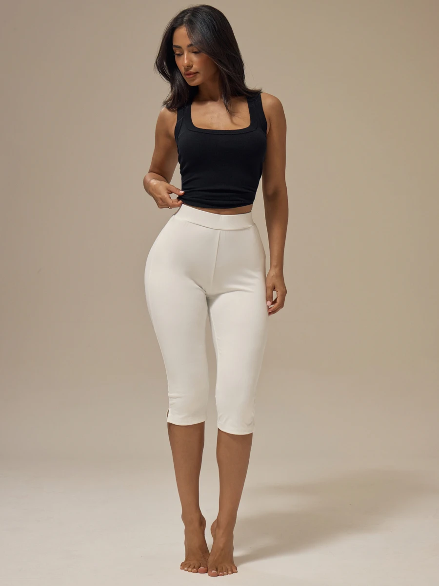 MUSERA ESSENTIALS Celana Capri Pendek dengan Karet Pinggang Tebal, Cocok untuk Musim Panas, Gaya Feminin, Pakaian Santai Sehari-hari, dan untuk Keluar Rumah. - Putih - View 1