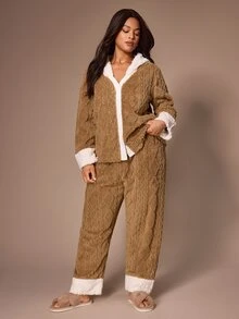 Lazeform Coral Fleece Soft Warm Contrast Color Hooded Plus Size Pajama Set 2pcs - Multicolor - View 1