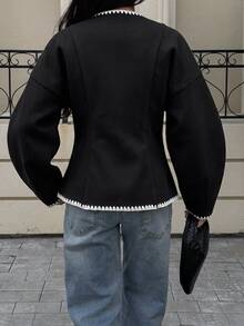 Siren Gaze Casaco de Cor Sólida com Abotoamento Duplo para Outono/Inverno, Jaqueta com Bordado de Concha Contrastante, Adequado para Uso Diário na Rua, Gola Assimétrica, Casaco, Jaqueta Casual Slim Fit para Outono/Inverno, Roupa Feminina de Inverno, Roupa Feminina de Inverno, Agasalho Feminino Estilo Francês - Preto - Visão 2