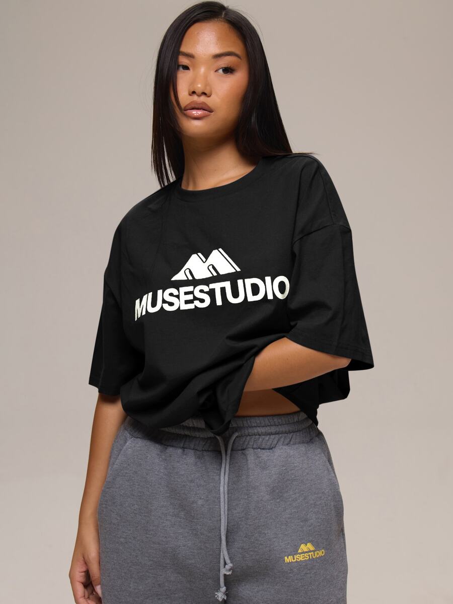 MUSERA 炭灰色圖案Logo細節女款T恤 冬季休閒日常舒適穿搭 酷綠色 - 黑色 - 查看 1