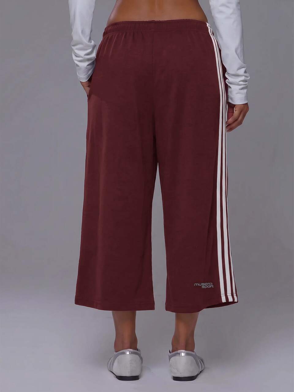 Calça Capri Jogger de Moletom com Cintura Elástica, Perna Larga e 4 Listras, Jorts Coord Bottoms