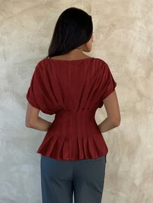 Aloruh 女款優雅通勤圓領套頭休閒條紋短袖上衣 - 酒紅色 - 查看 2