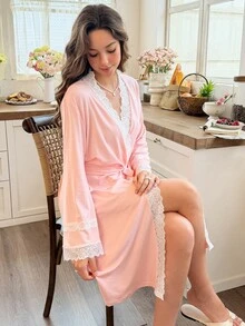 Snug Reverie قميص نوم نسائي بلون موحد من الصوف المحبوك مع دانتيل متباين وأكمام طويلة بتصميم منعش - وردي - مشاهدة 7