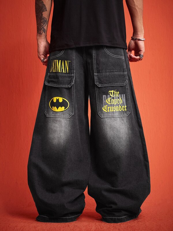 ROMWE MEN Batman X ROMWE Men's Collaboration Print Loose Fit Denim Jeans