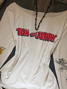 TOM & JERRY X SHEIN SHEIN EZwear 秋季新款女款不對稱肩寬鬆下擺字母印花長袖捲邊套頭T恤，適合外出、街頭風、機場造型，時尚開學季穿搭 - 白色 - 查看 3