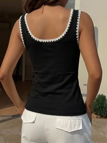 DAZY 女款休閒修身黑色背心，對比飾邊設計，夏季度假穿搭 - 黑與白 - 查看 2
