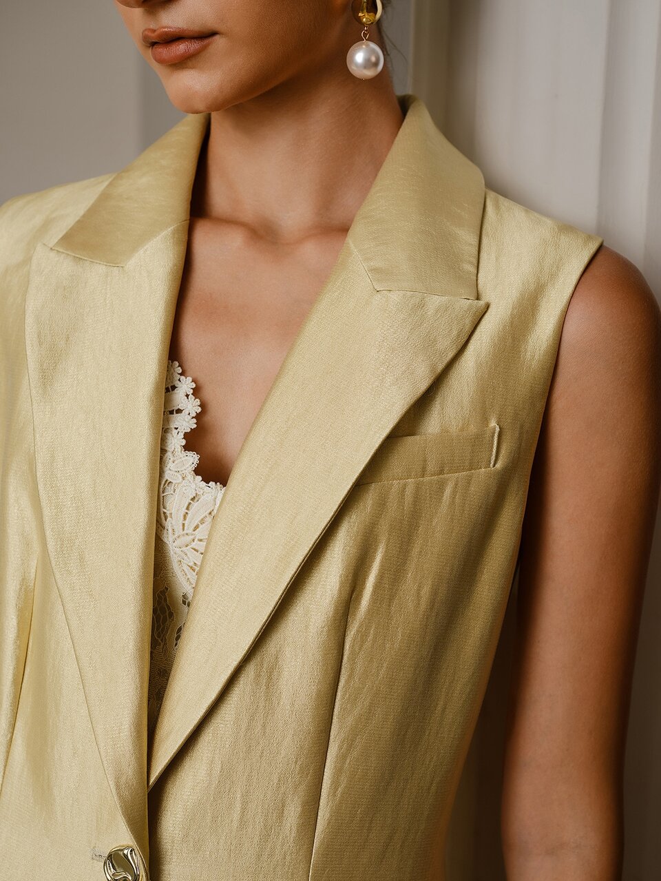 ZEYLAH SINGLE-BREASTED LONG TRENCH COAT WITH LAPEL COLLAR