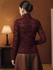 Anewsta 女款鏤空玫瑰蕾絲波浪飾邊酒紅色底層上衣，休閒上班通勤穿搭，中高領修身貼身T恤 - 酒紅色 - 查看 7