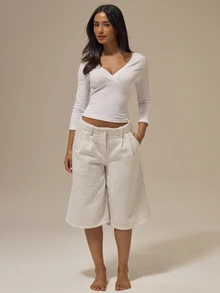 MUSERA ESSENTIALS Celana Pendek Sweat Lipit Panjang Model Lebar untuk Musim Panas, Gaya Feminin, Pakaian Santai Sehari-hari, dan untuk Keluar Rumah - Light Grey - View 1