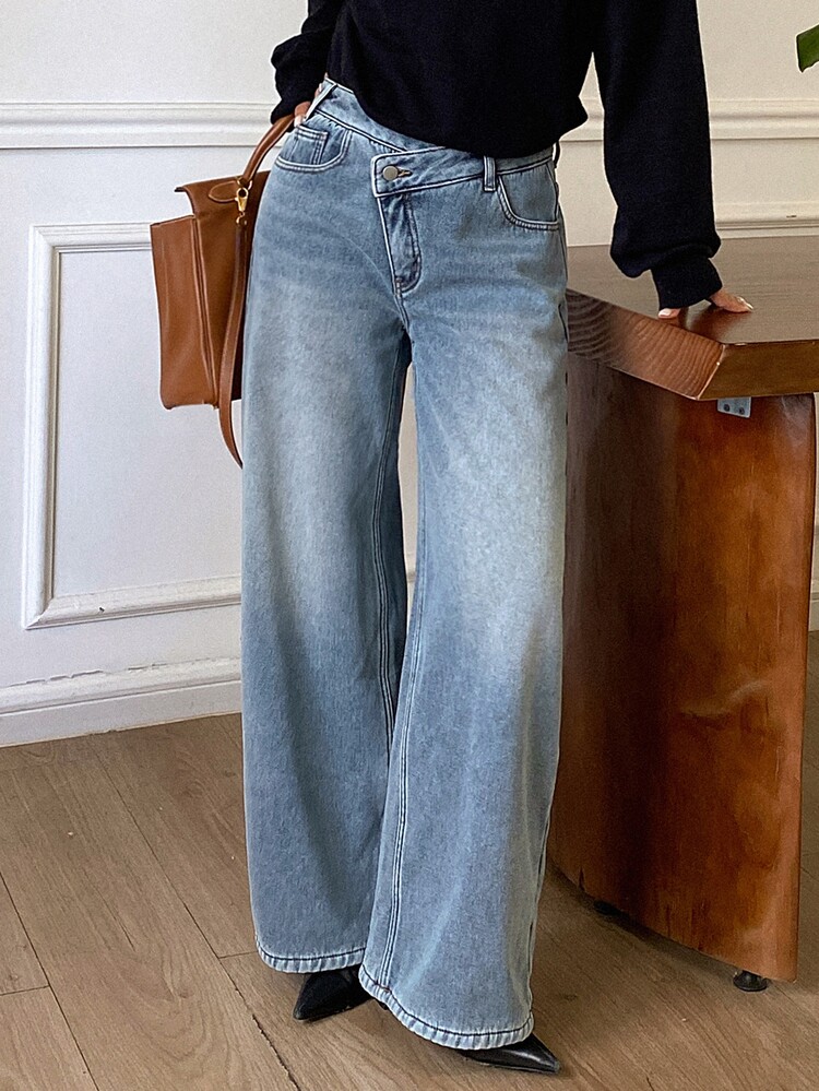 DAZY Women's Low Waist Design Waistband Straight Leg Denim Jeans - Light Wash - View 5