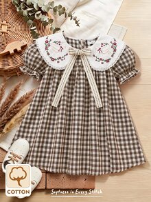 Emery Rose Kids Emery Rose Kids 女童編織純色卡通花卉刺繡翻領蝴蝶結袖休閒洋裝，適合夏季、秋季、度假、返校 - 紅色 - 查看 4