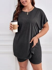 SHEIN Frenchy 大尺碼女款純色短袖上衣與短褲休閒日常兩件套 - 深灰色 - 查看 1