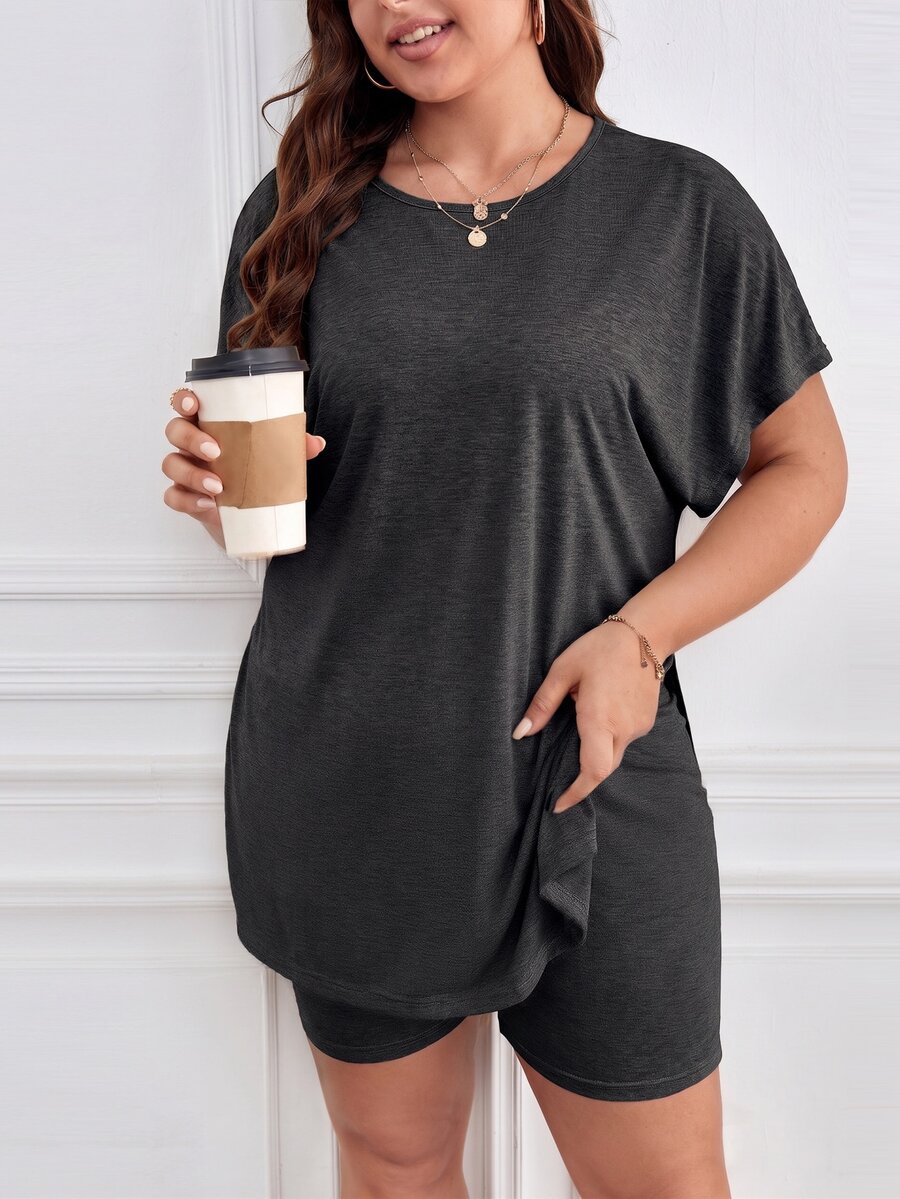 SHEIN Frenchy 大尺碼女款純色短袖上衣與短褲休閒日常兩件套 - 深灰色 - 查看 1