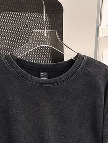 TOM & JERRY X SHEIN SHEIN EZwear 大尺碼休閒簡約卡通印花落肩T恤 - 黑色 - 查看 3