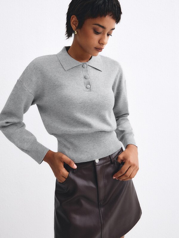 ATUI Studio Polo Collar Single-Breasted 3-Button Drop Shoulder Long Sleeve Cropped Hem Women's Sweater