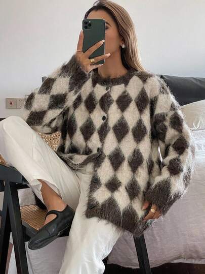 Livesso Women's Loose Business Casual Office Wear Simple Fashion Contrast Color Patchwork Rhombus Geometric Pattern Thickened Fleece Knit Cardigan, Autumn/Winter