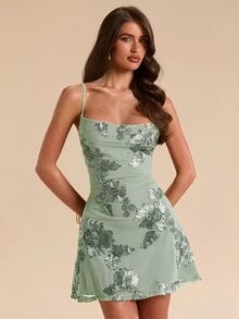 SHEIN BAE 春夏女款棕色純色紋理提花修身顯瘦垂領露背綁帶迷你洋裝，夏季度假海灘迷你洋裝，棕色洋裝 - 薄荷綠 - 查看 4