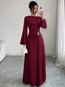 Elenzga فستان ميدي بني من الصوف المحبوك المرن، بتصميم رقبة وخصر ملتوي مع حلقة معدنية وتفاصيل مطوية، بقصة ضيقة فاخرة على الطراز الفرنسي للحفلات والعطلات - عنابي اللون - مشاهدة 5