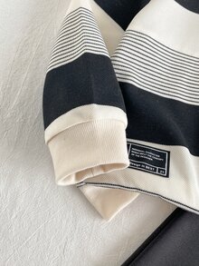 SHEIN Playful Pals 幼童男童休閒高領針織條紋拉鍊長袖黑色卡其印花連帽衛衣套裝，連帽衫與運動長褲套裝 - 黑與白 - 查看 4