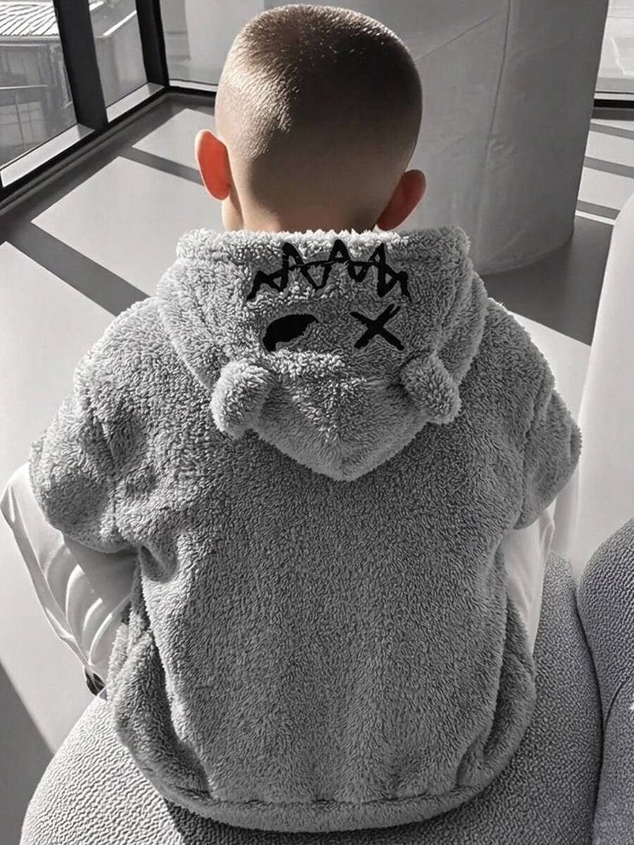 SHEIN 兒童青少年男孩休閒灰色毛絨連帽衛衣,惡魔臉圖案,適合秋冬返校季 - 灰色 - 查看 1