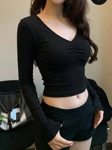DAZY 女款素色修身V領長袖抓皺優雅性感度假風春夏秋冬打底上衣T恤 - 黑色 - 查看 1