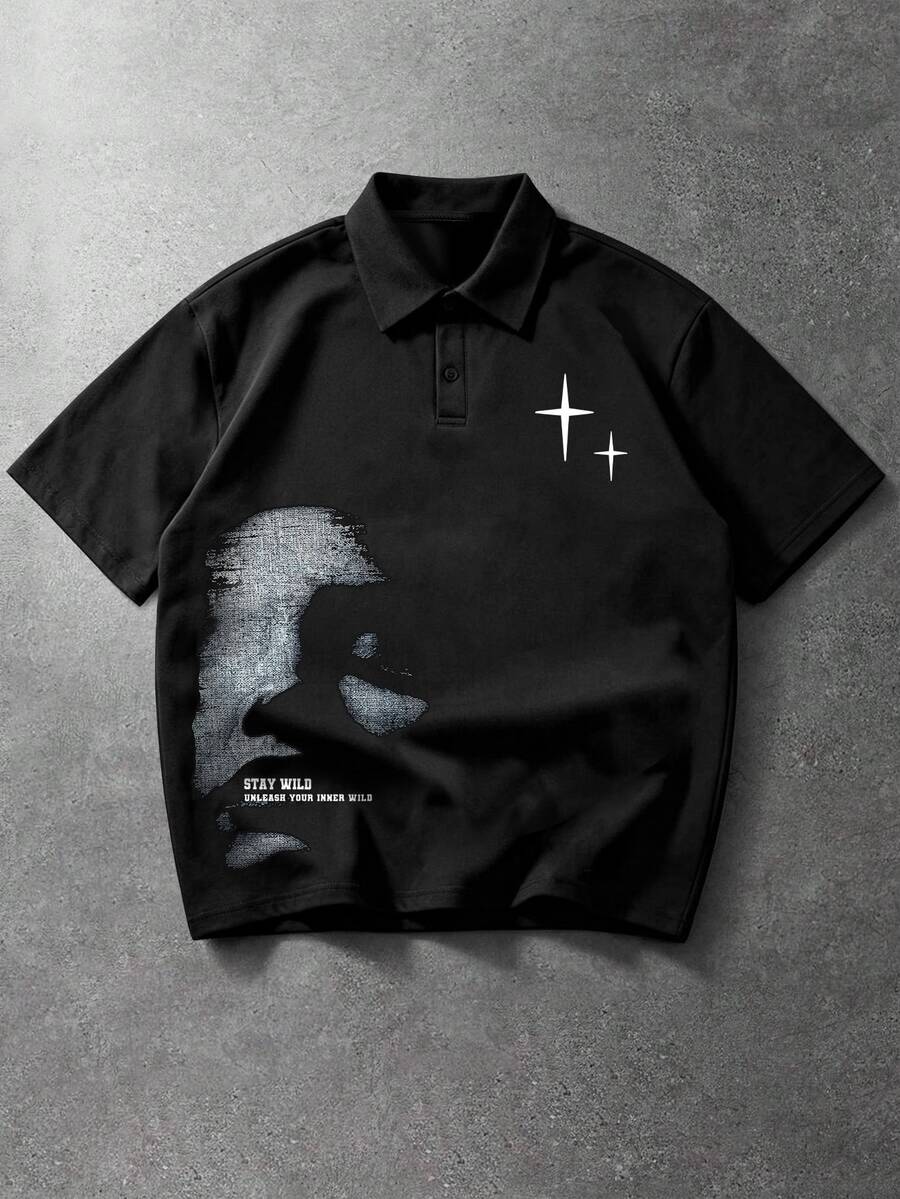 Manfinity EMRG 男士短袖 Polo 衫,黑色主體,做舊人像剪影印花 + 四角星星圖案 + 文字標語,街頭暗黑風 - 彩色 - 查看 1