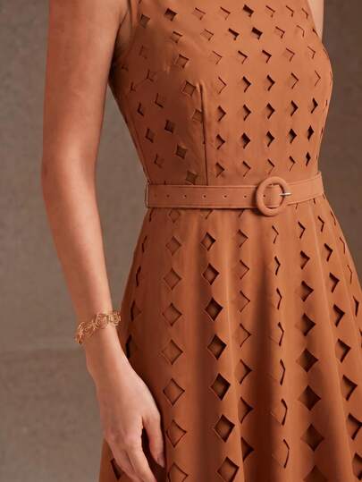 Anewsta Elegant Coffee Color Fashion Strapless Long Dress, Cinched Cinched Waist, Sleeveless, Hollow Design, Vacation Dress For Women