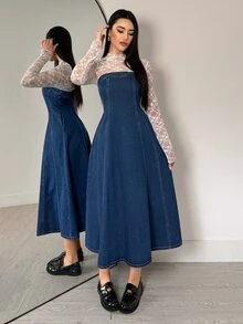Flexra Fransk vintage midiklänning i djupblå tvättad denim med 3D-segment, midjeformande smickrande design, axelbandslös, mångsidig för pendling - Mediumtvätt - Visa 4