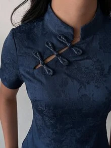 Aloruh 杏色新中式青蛙扣立領短袖收腰春夏新款女式襯衫 - 藏蓝色 - 查看 3