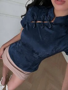 Aloruh 杏色新中式青蛙扣立領短袖收腰春夏新款女式襯衫 - 藏蓝色 - 查看 5